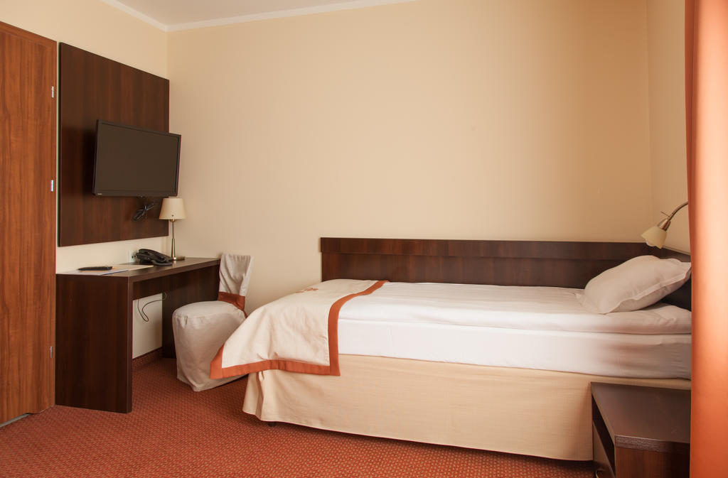 Hotel Ostrawa Wodzislaw Slaski Room photo