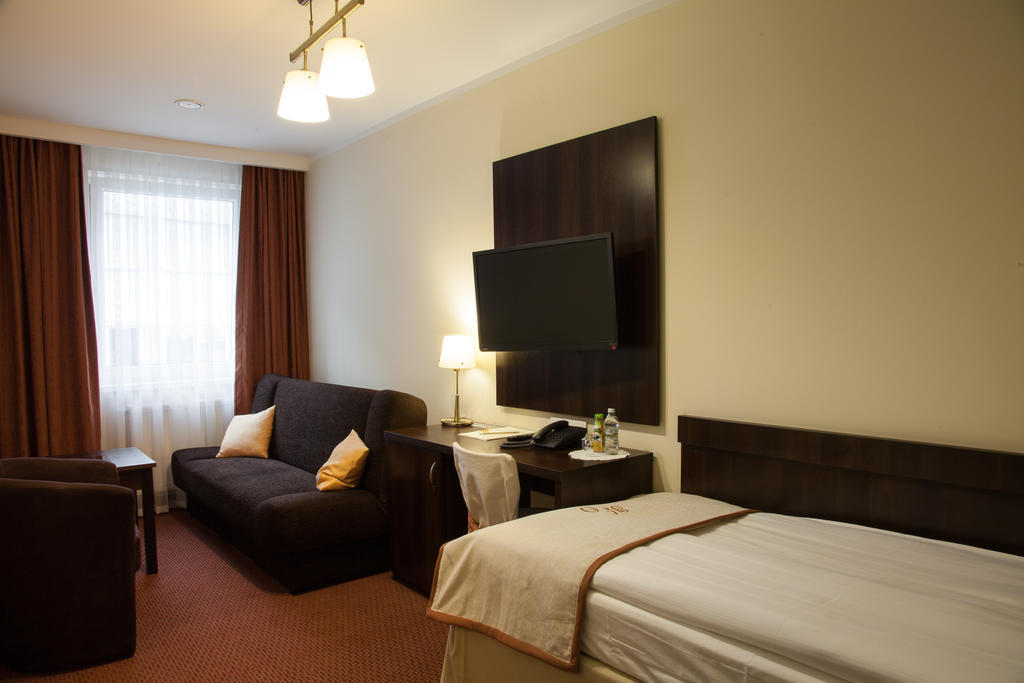 Hotel Ostrawa Wodzislaw Slaski Room photo